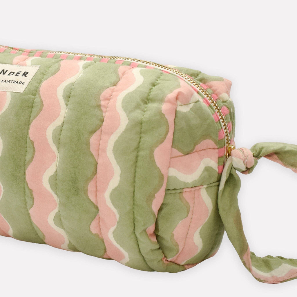 YONDER  - Quilted Wash Bag - Whirly Mint
