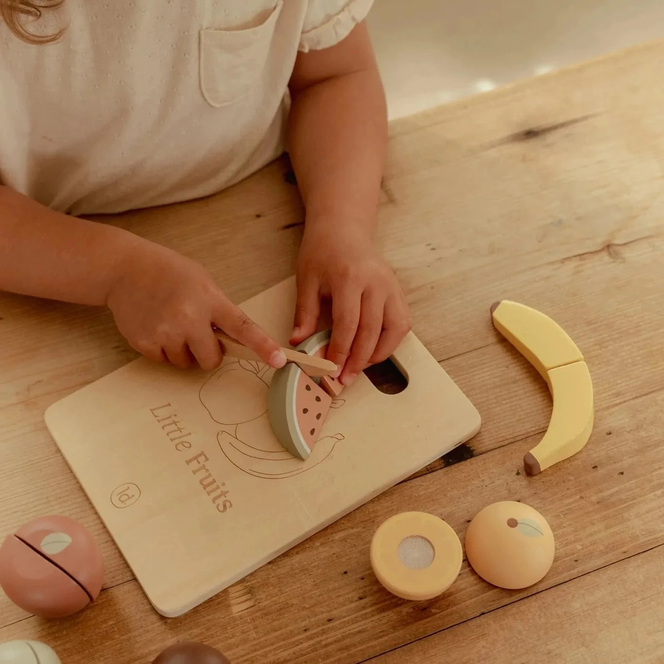 Little Dutch - Slicing Fruit